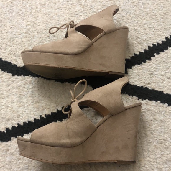 BP Beige Wedge Sandal Heels Suede Fabric 9M - Picture 4 of 10